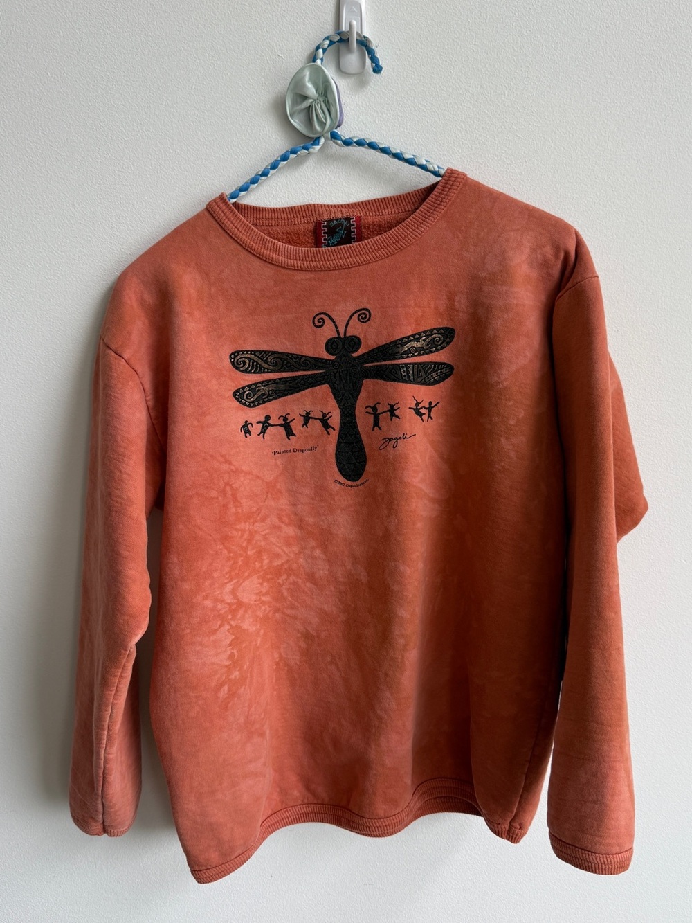 Vintage Dagoli sweatshirt features a distinctive dragonfly graphic _small